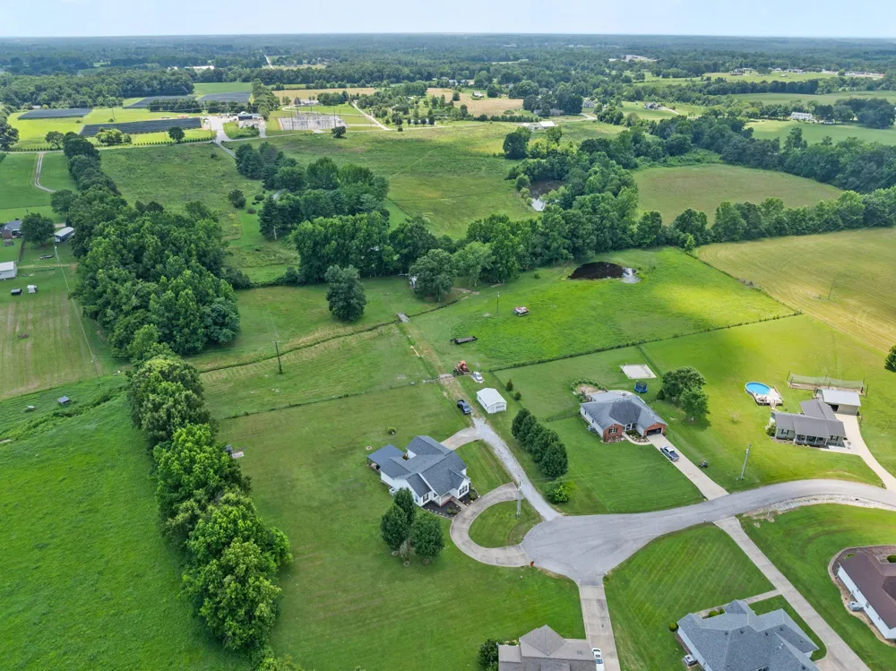 41 Harding Rd Leoma, TN 38468