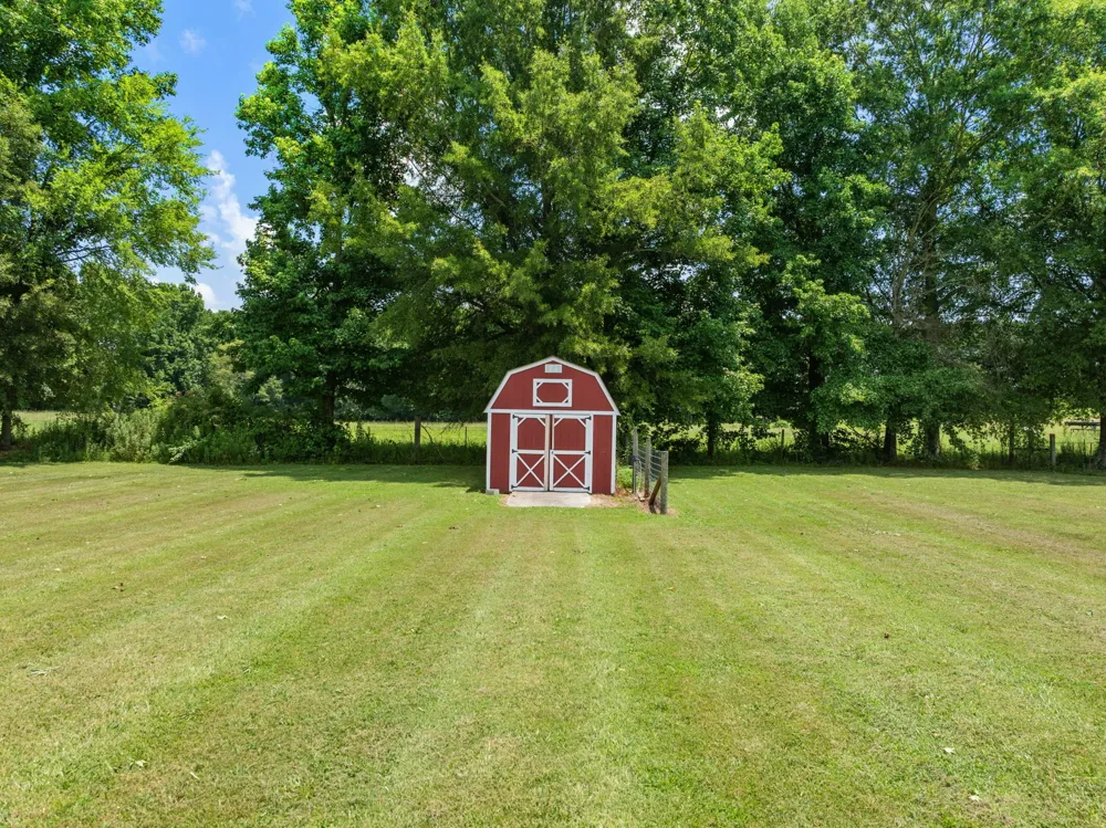 41 Harding Rd Leoma, TN 38468