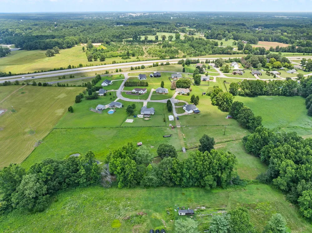 41 Harding Rd Leoma, TN 38468