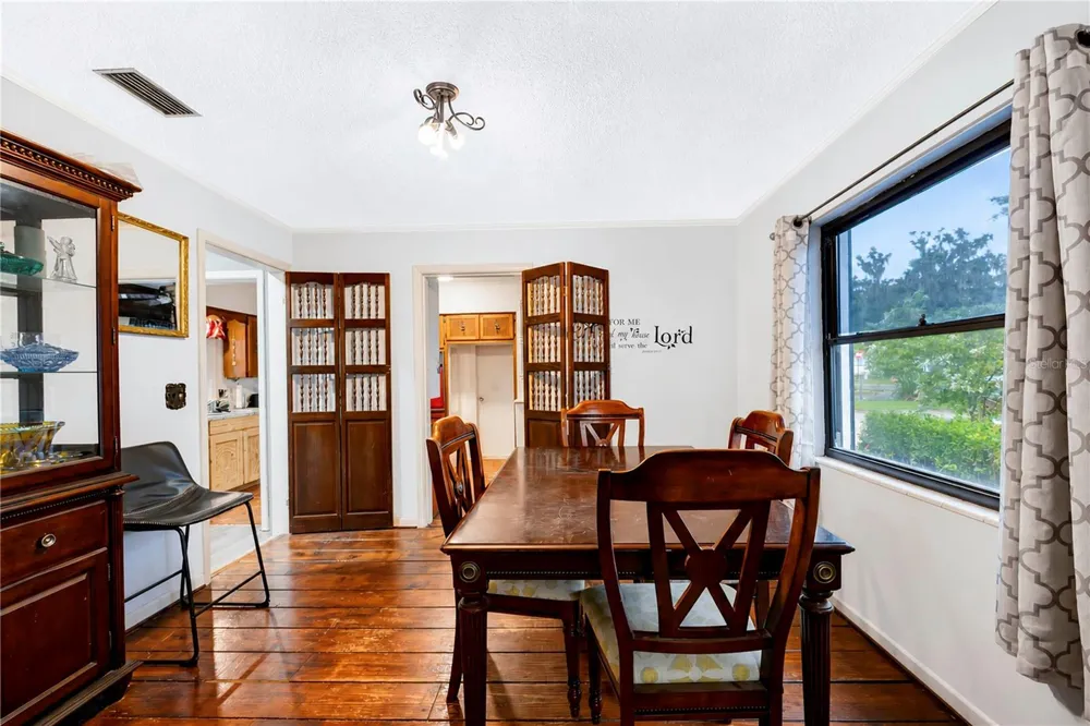 715 AVENUE B SW Winter Haven, FL 33880