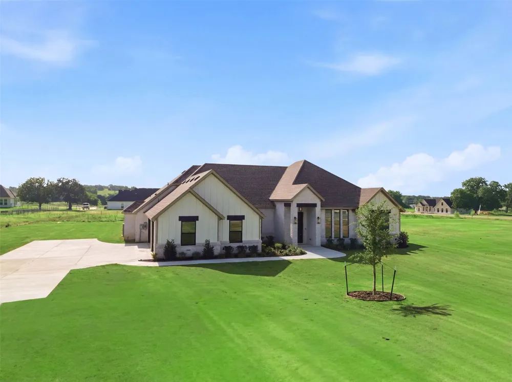 2004 Forest Bridge Drive Azle, TX 76020