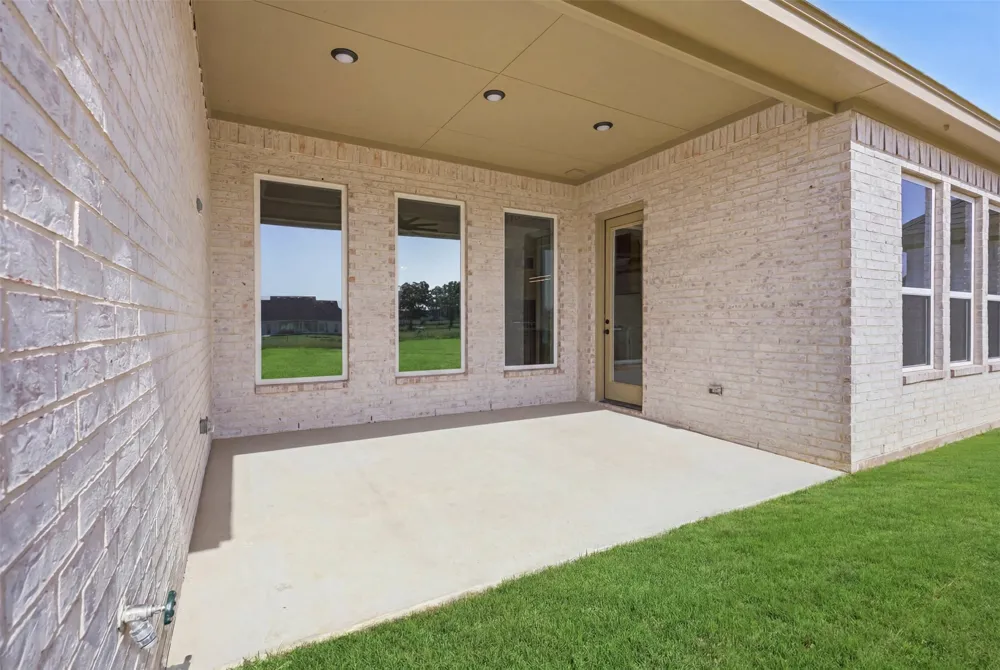 2004 Forest Bridge Drive Azle, TX 76020
