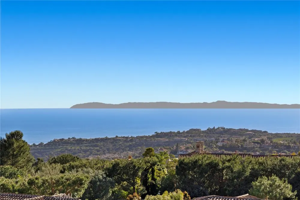 28 Via Coralle Newport Coast, CA 92657