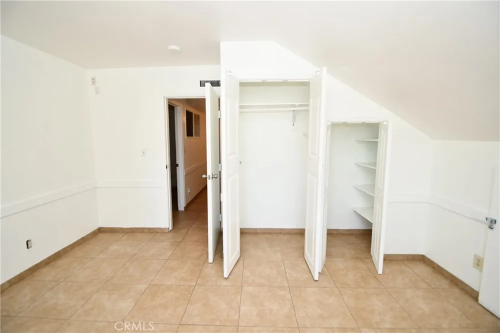 14103 Fonthill Avenue Hawthorne, CA 90250