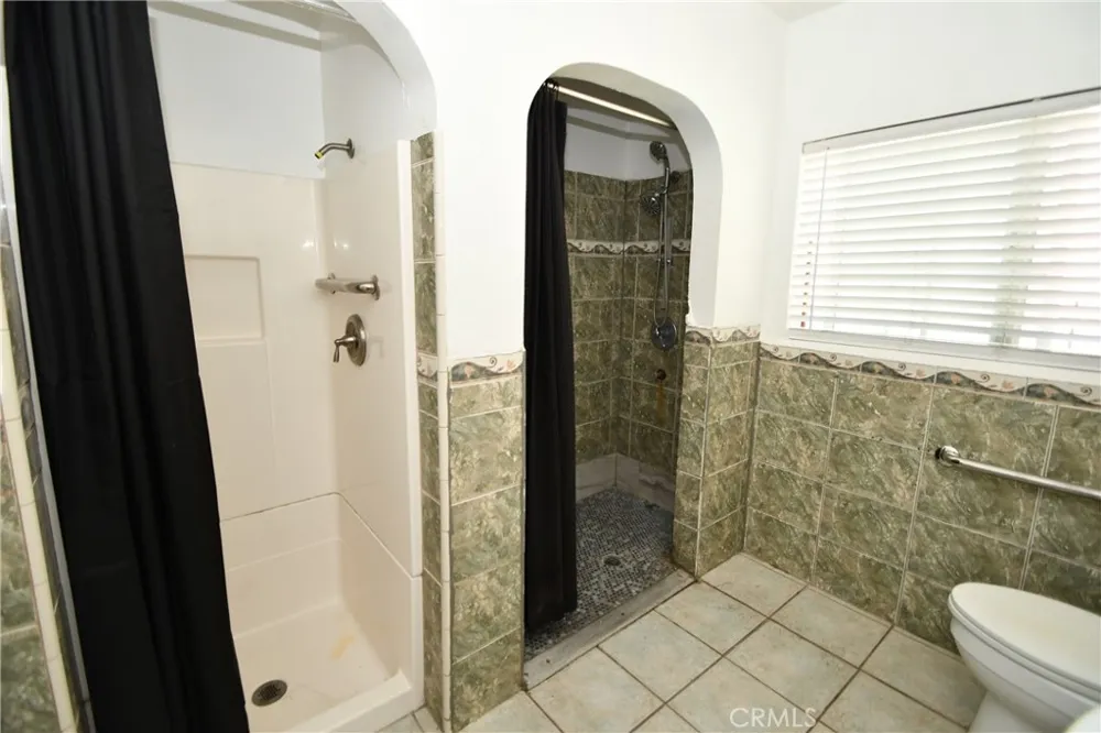 14103 Fonthill Avenue Hawthorne, CA 90250