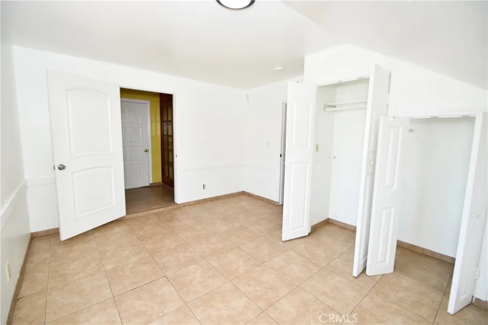 14103 Fonthill Avenue Hawthorne, CA 90250