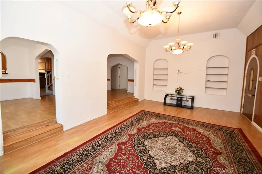14103 Fonthill Avenue Hawthorne, CA 90250