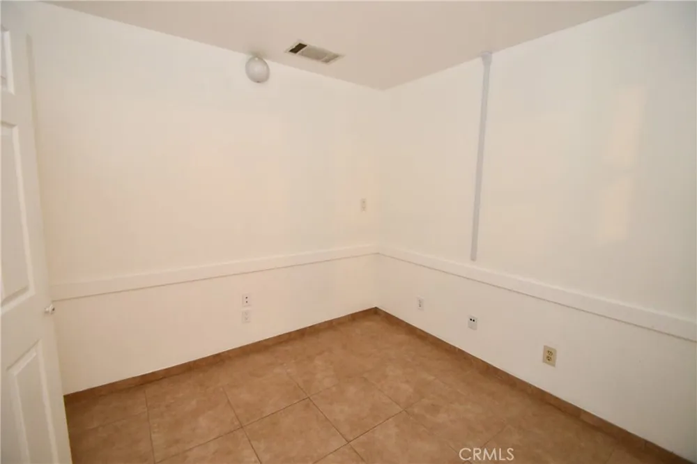 14103 Fonthill Avenue Hawthorne, CA 90250