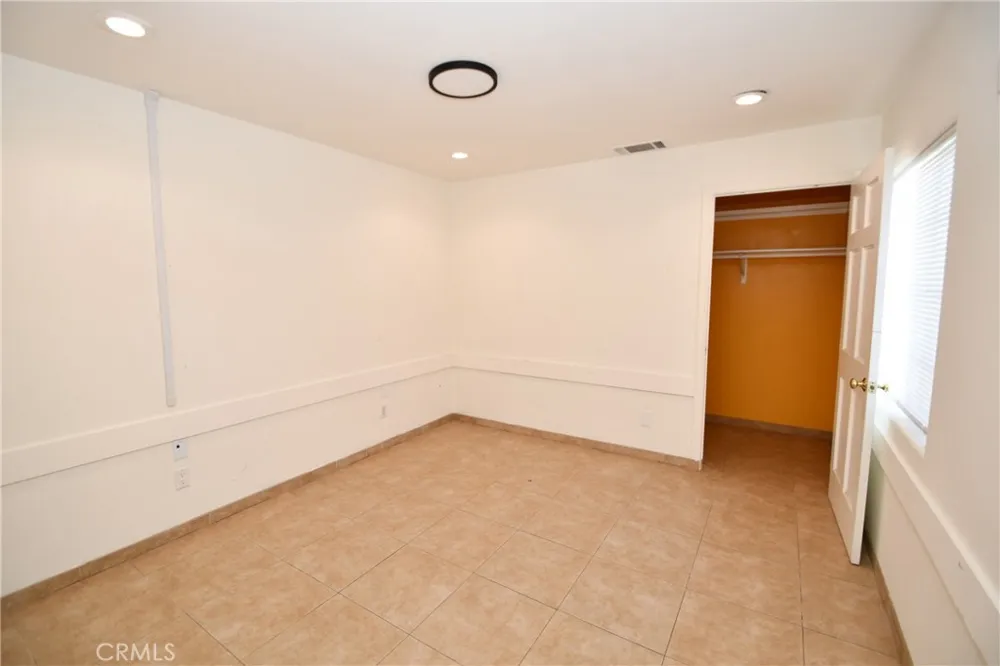 14103 Fonthill Avenue Hawthorne, CA 90250