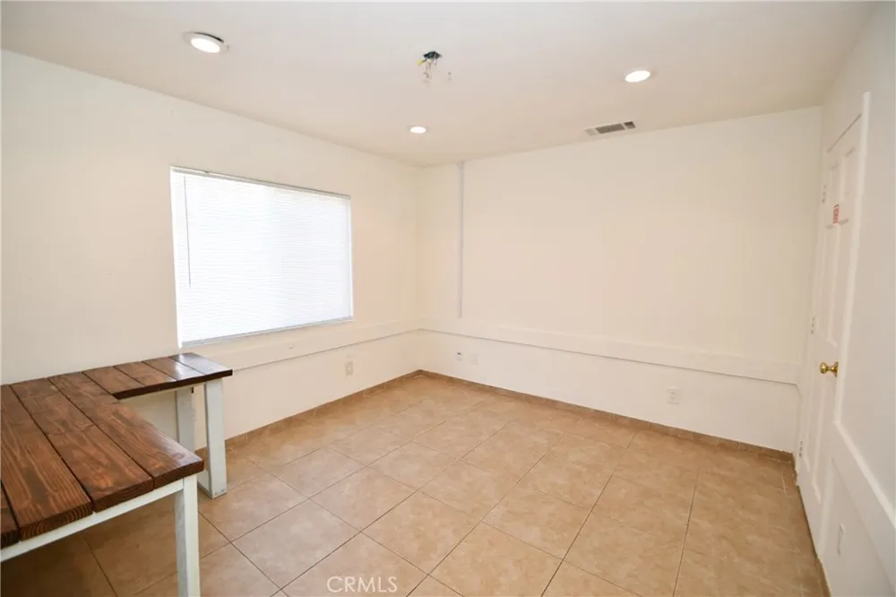14103 Fonthill Avenue Hawthorne, CA 90250