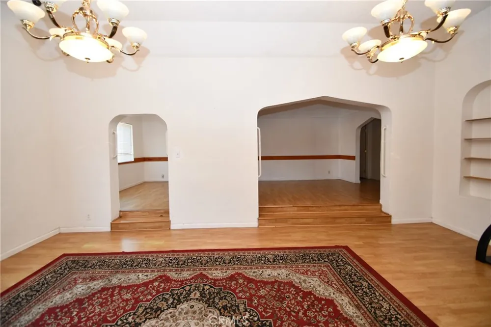 14103 Fonthill Avenue Hawthorne, CA 90250