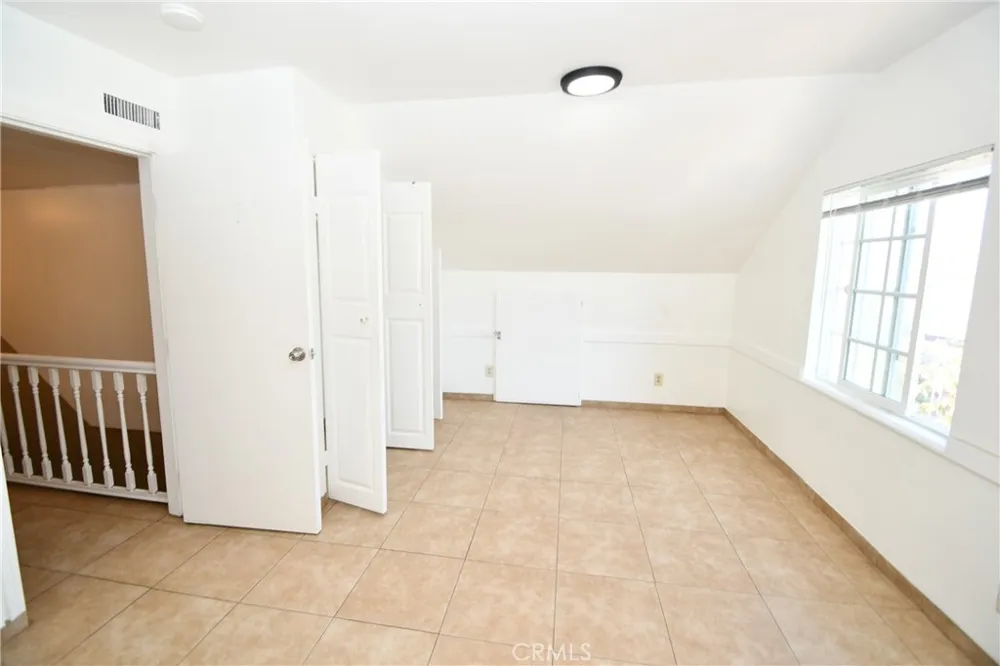 14103 Fonthill Avenue Hawthorne, CA 90250