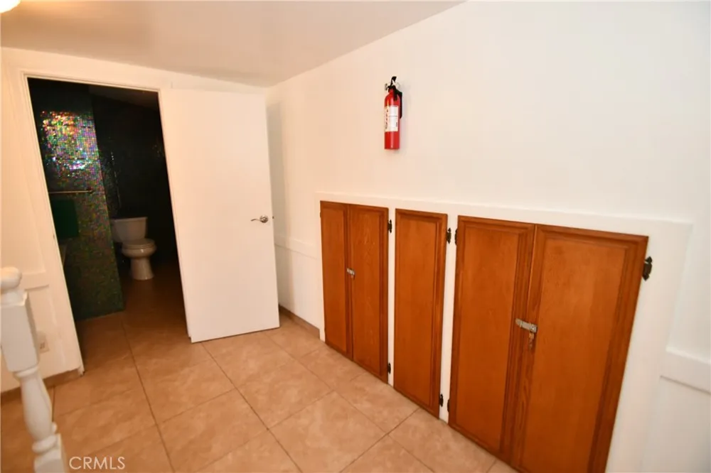 14103 Fonthill Avenue Hawthorne, CA 90250