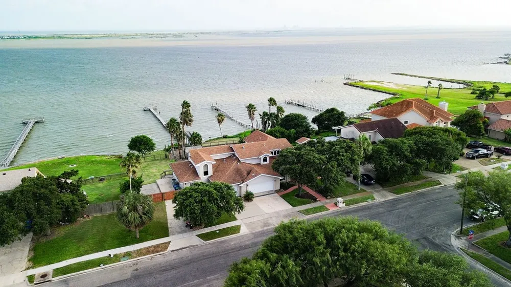 912 Waterview Portland, TX 78374