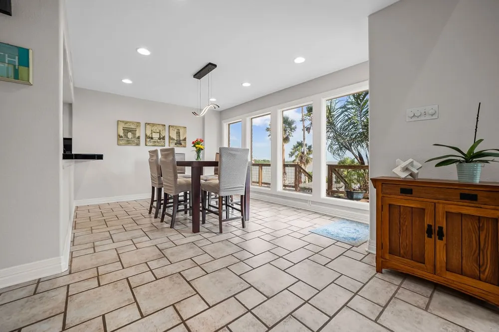 912 Waterview Portland, TX 78374