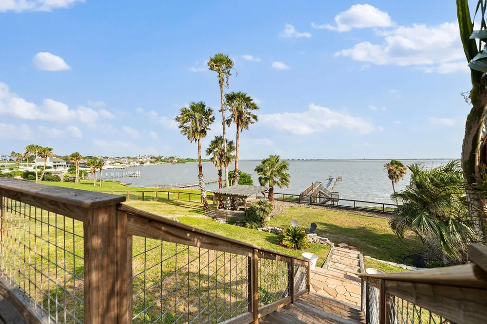912 Waterview Portland, TX 78374