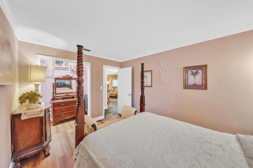 1900 SW 87th Avenue North Lauderdale, FL 33068