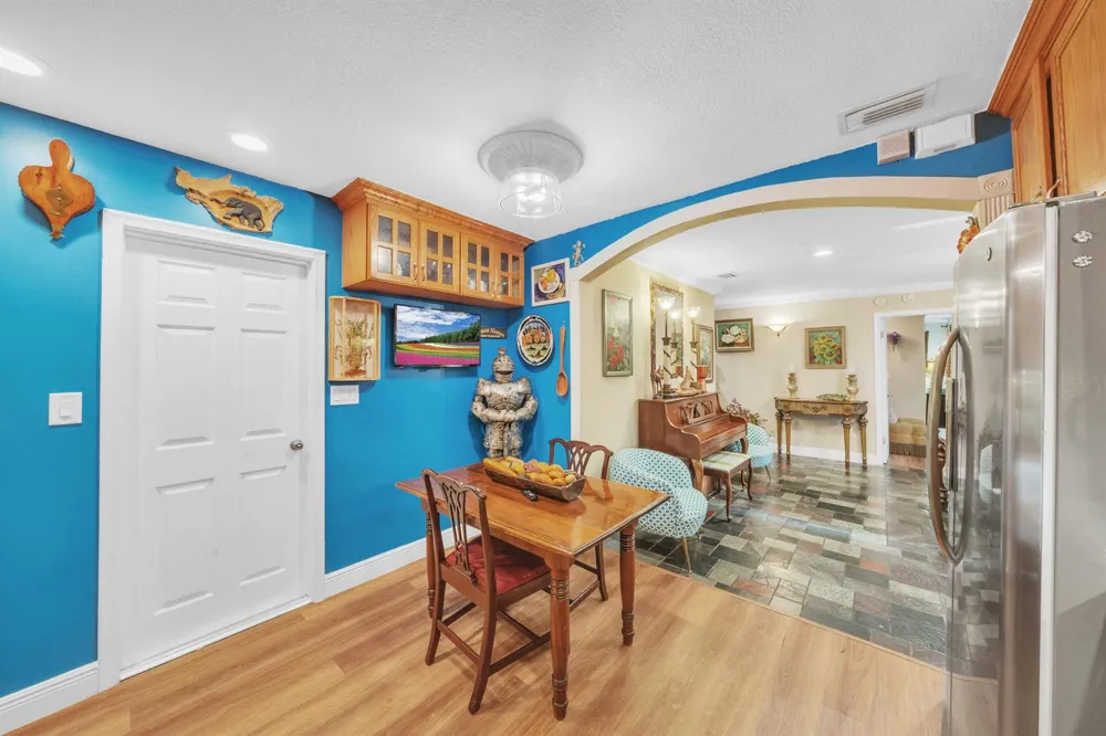 1900 SW 87th Avenue North Lauderdale, FL 33068