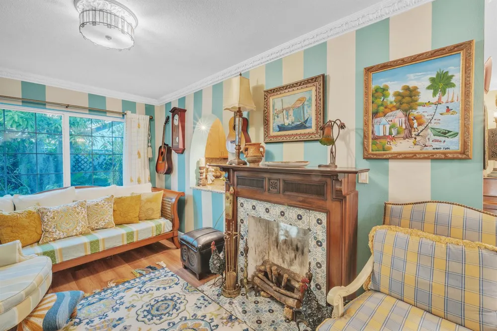 1900 SW 87th Avenue North Lauderdale, FL 33068