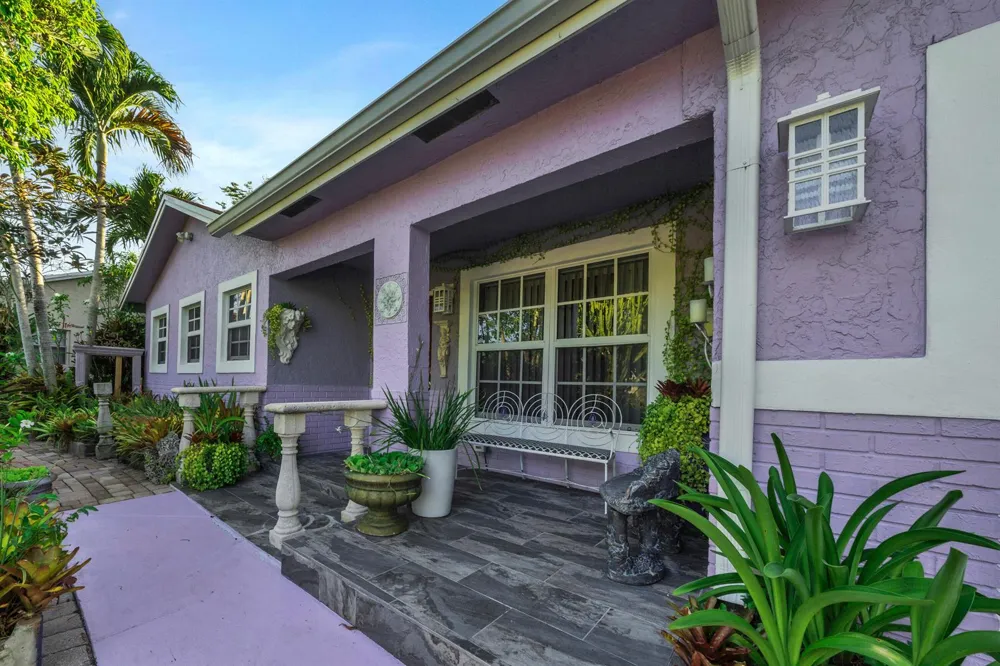1900 SW 87th Avenue North Lauderdale, FL 33068