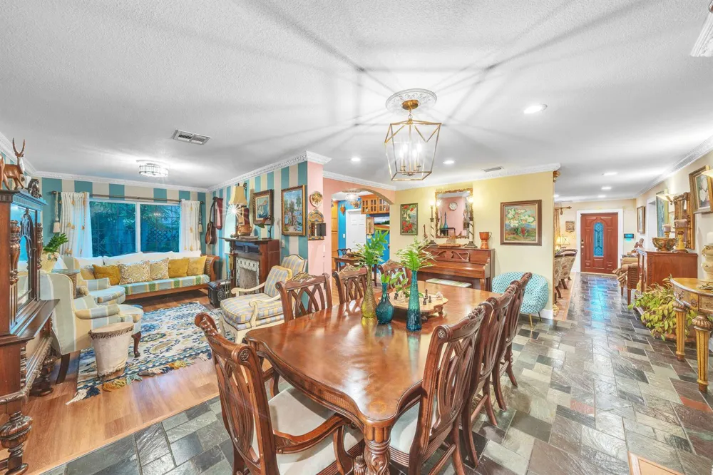 1900 SW 87th Avenue North Lauderdale, FL 33068