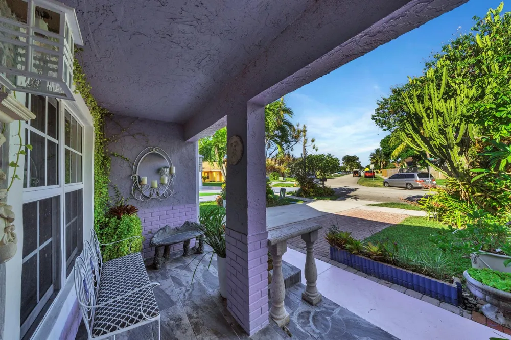 1900 SW 87th Avenue North Lauderdale, FL 33068