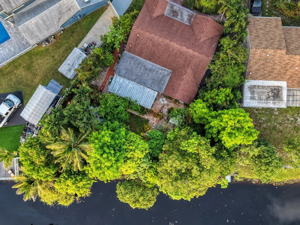 1900 SW 87th Avenue North Lauderdale, FL 33068