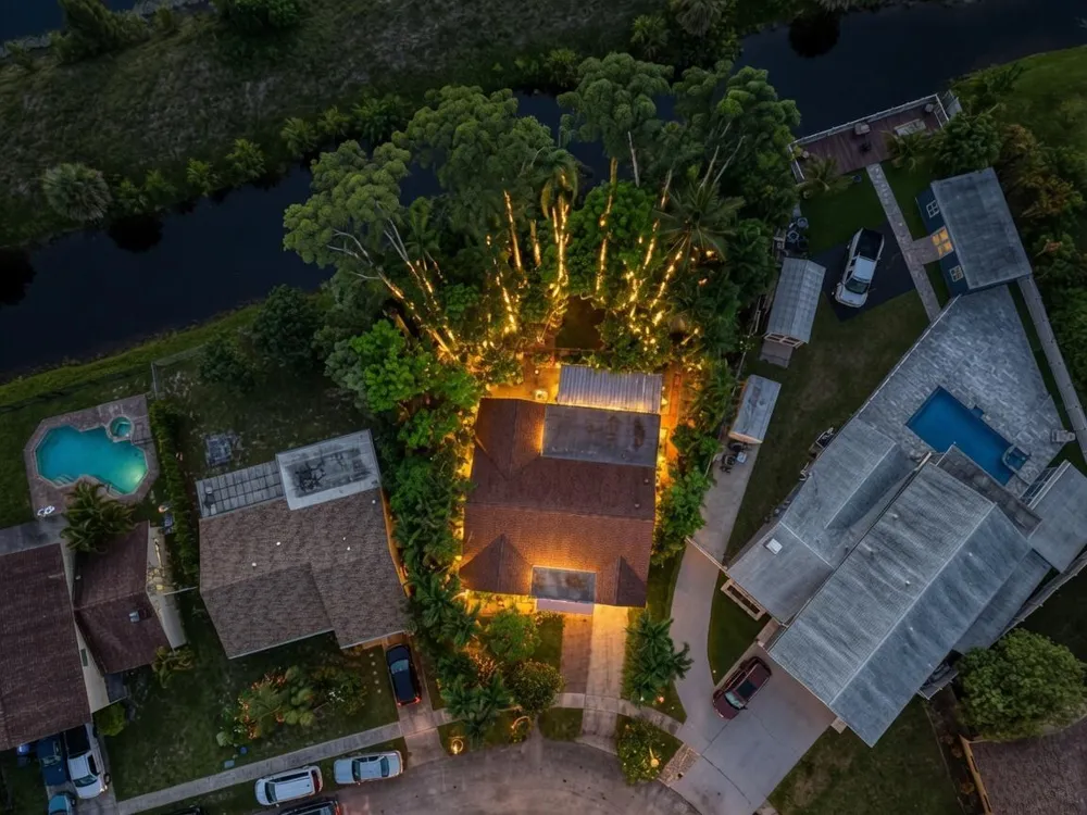 1900 SW 87th Avenue North Lauderdale, FL 33068