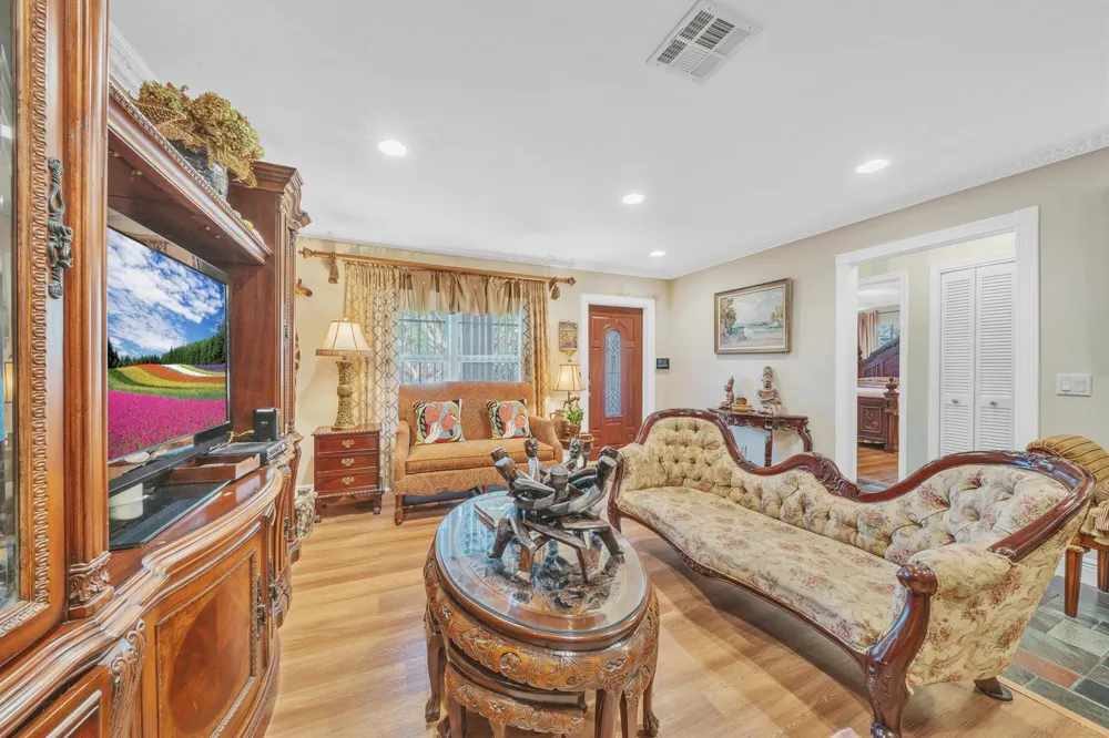 1900 SW 87th Avenue North Lauderdale, FL 33068