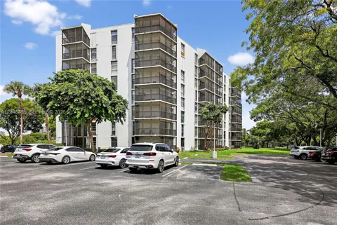 3401 Country Club Dr #109