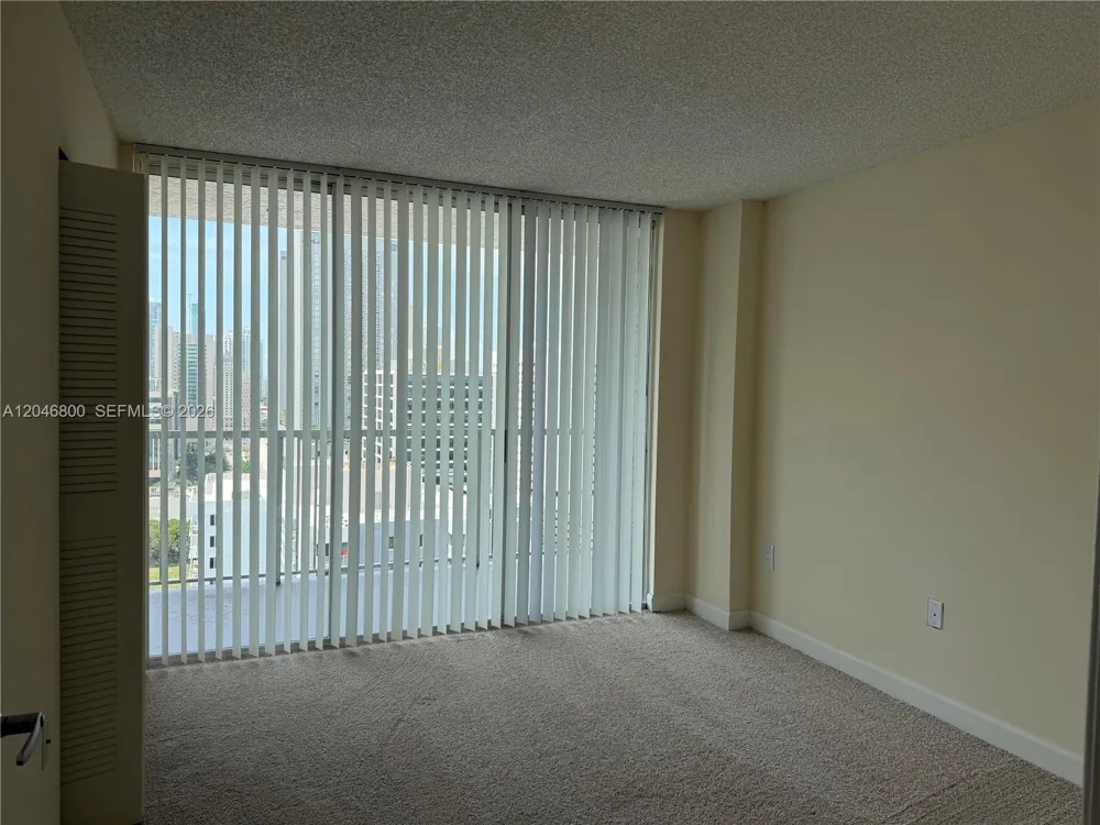 915 NW 1st Ave #H2707 Miami, FL 33136