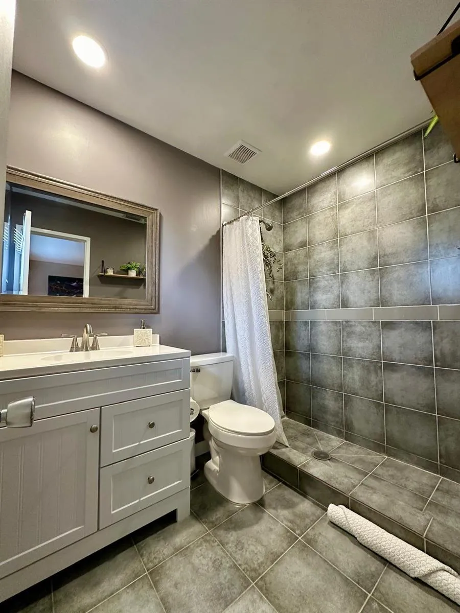 528 Date Palm Drive Lake Park, FL 33403