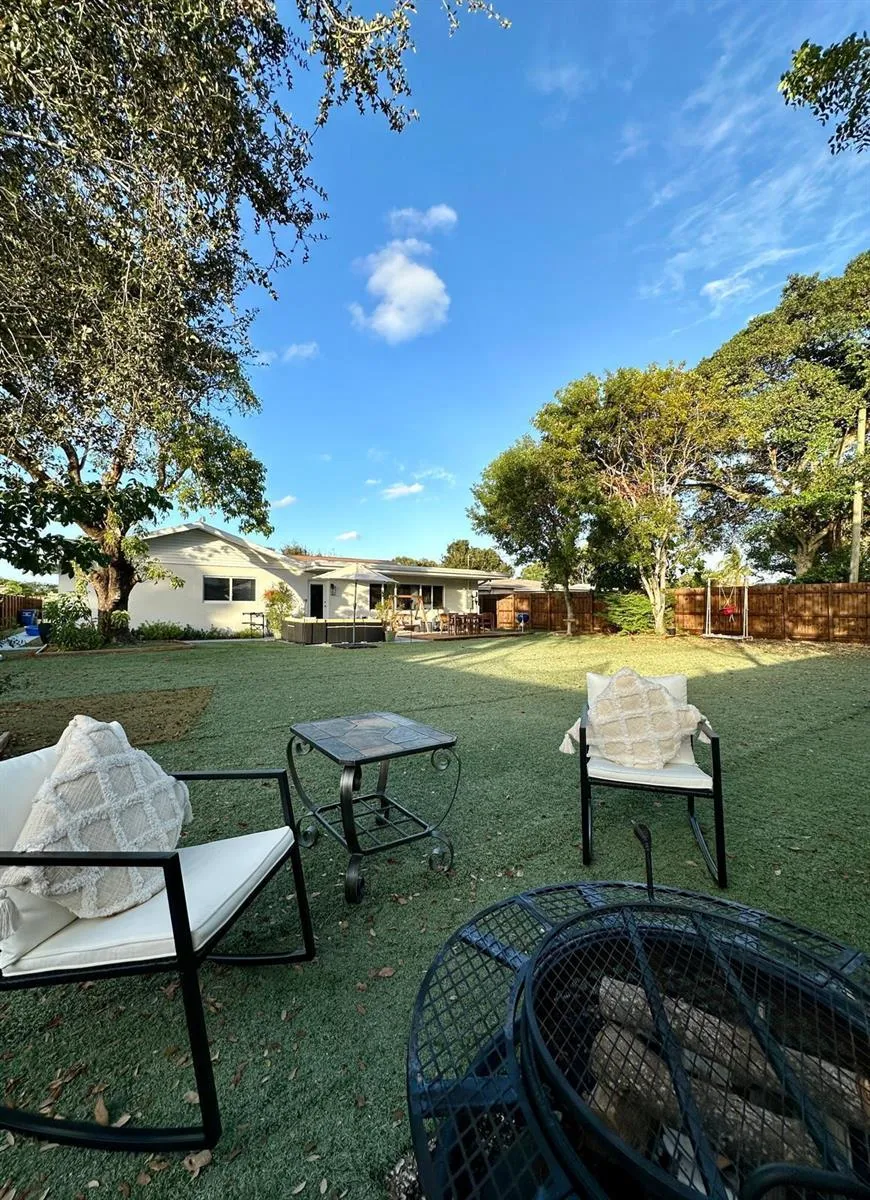 528 Date Palm Drive Lake Park, FL 33403