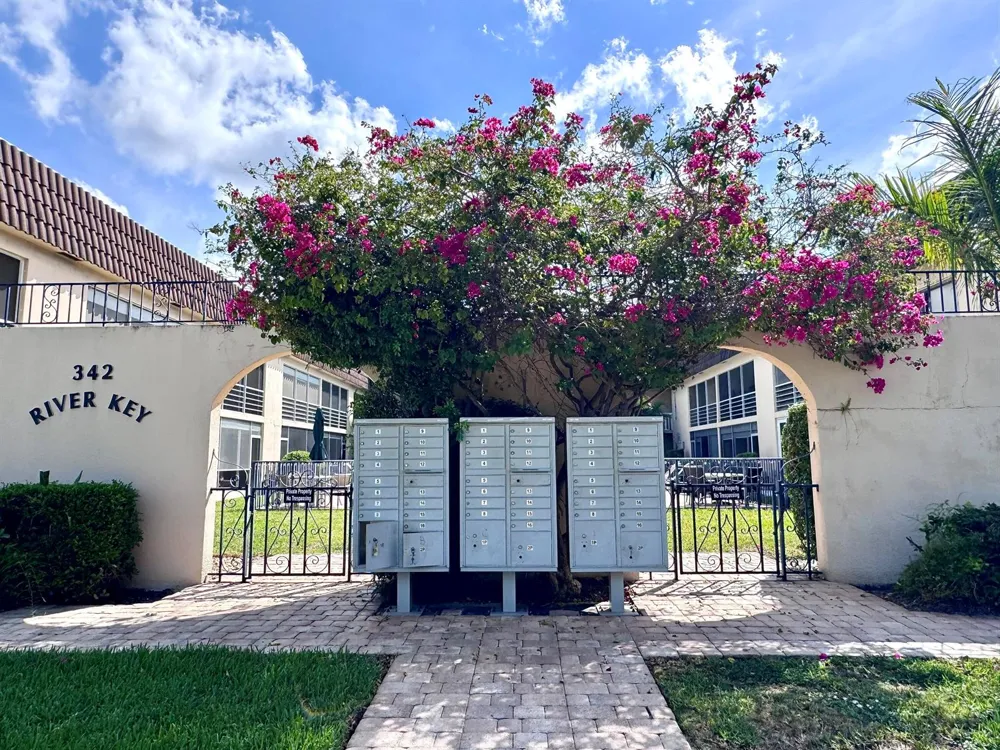 342 Southwind Drive #205 North Palm Beach, FL 33408