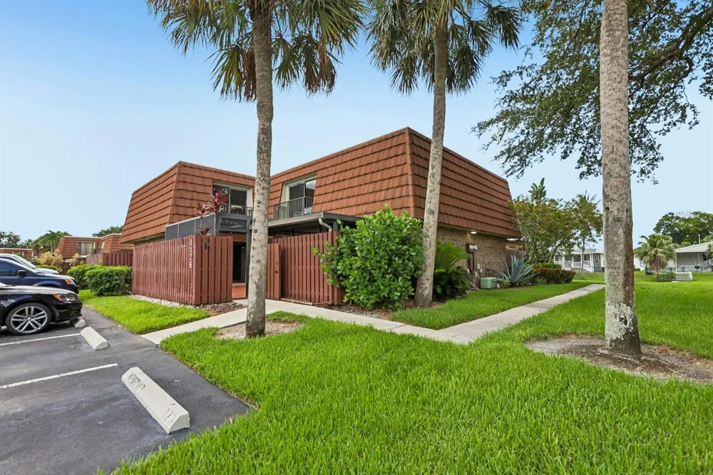 1176 SW 118th Terrace Davie, FL 33325