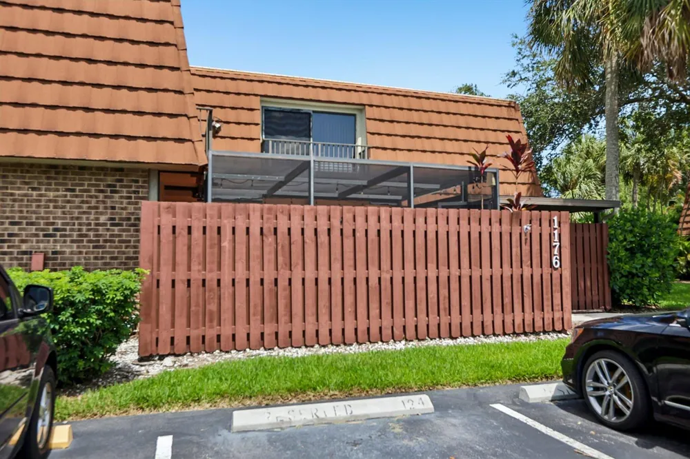 1176 SW 118th Terrace Davie, FL 33325