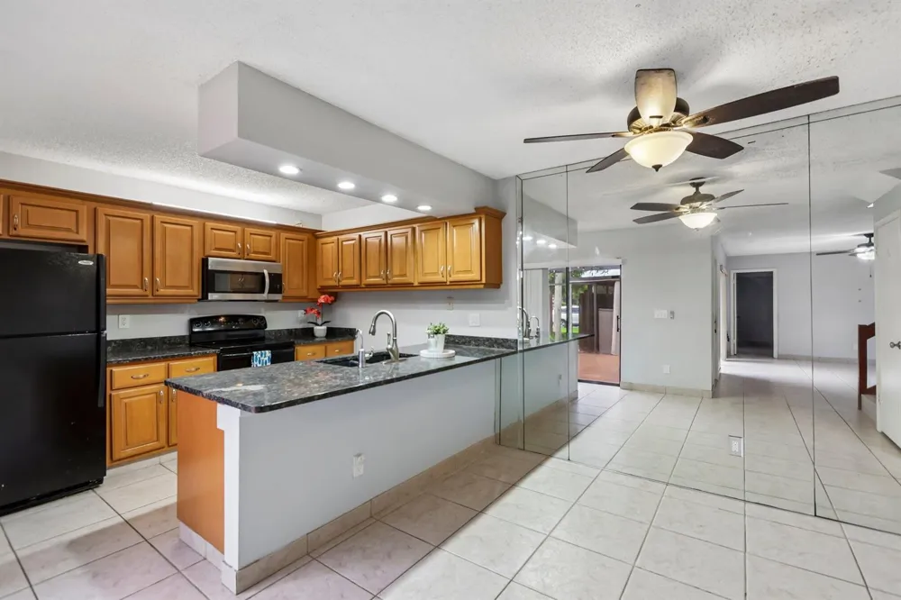 1176 SW 118th Terrace Davie, FL 33325