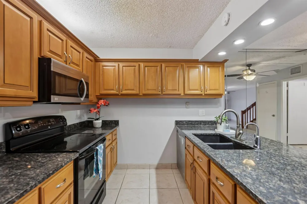1176 SW 118th Terrace Davie, FL 33325