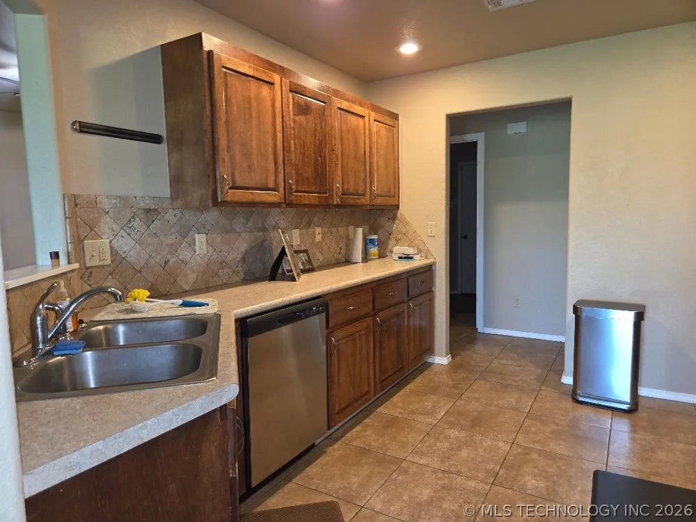 114956 S 4120 ROAD Eufaula, OK 74432
