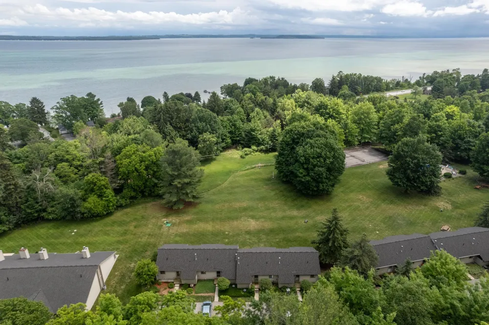 11255 E Fort Road Bingham Township, MI 49682