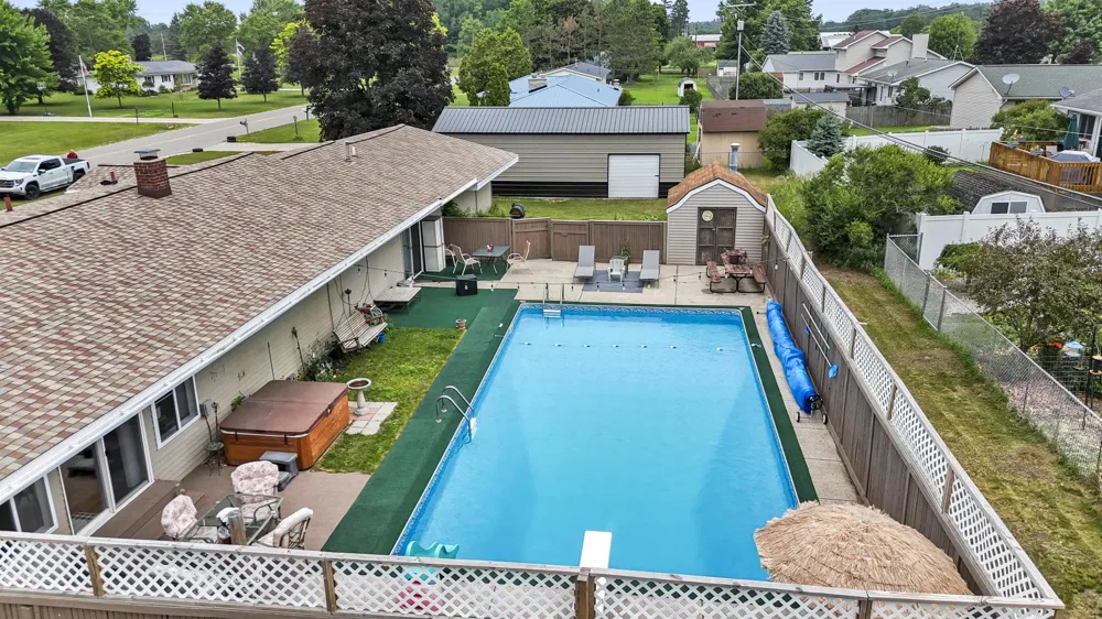 18116 205th Avenue Green Charter Township, MI 49307