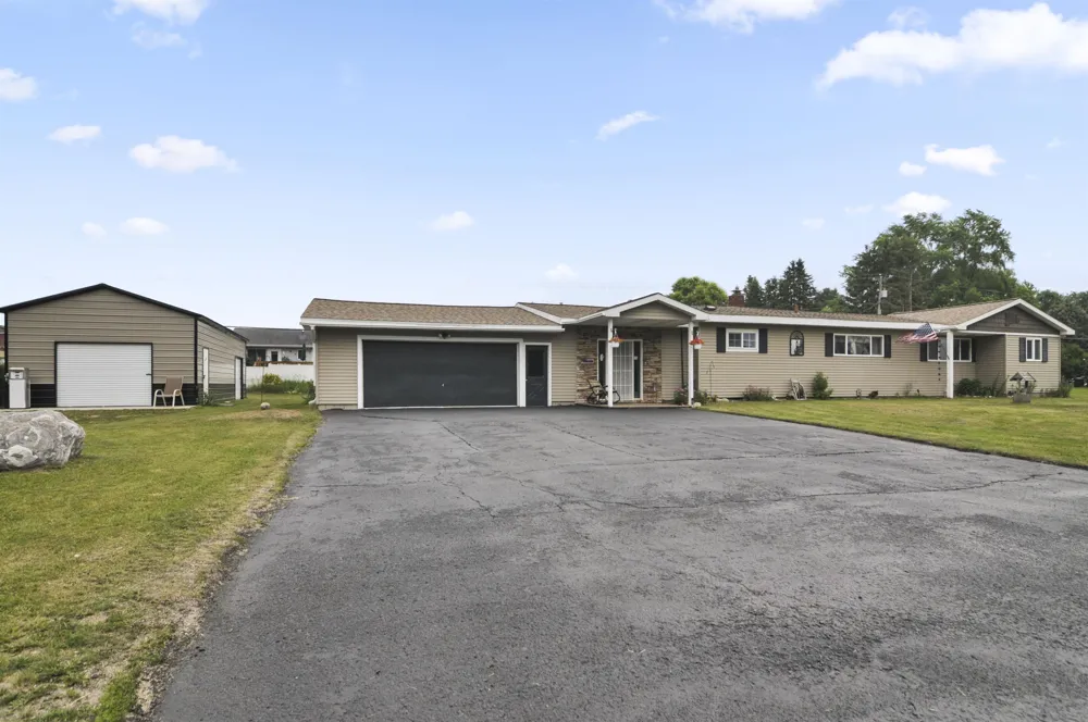 18116 205th Avenue Green Charter Township, MI 49307