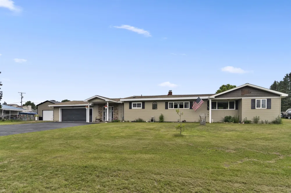 18116 205th Avenue Green Charter Township, MI 49307