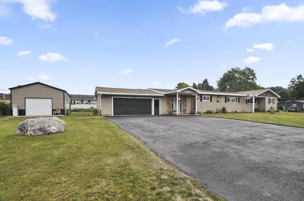 18116 205th Avenue Green Charter Township, MI 49307