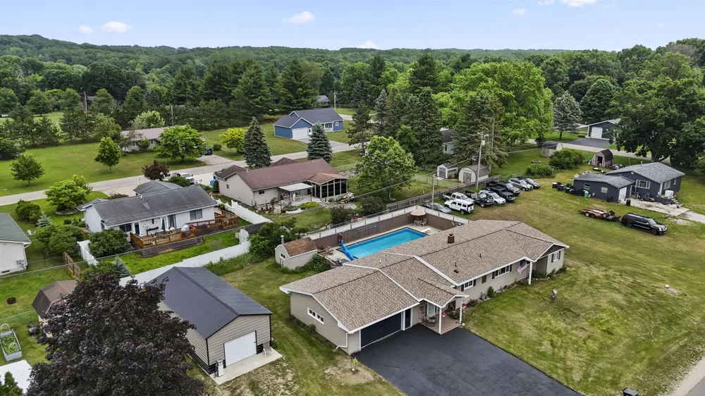 18116 205th Avenue Green Charter Township, MI 49307