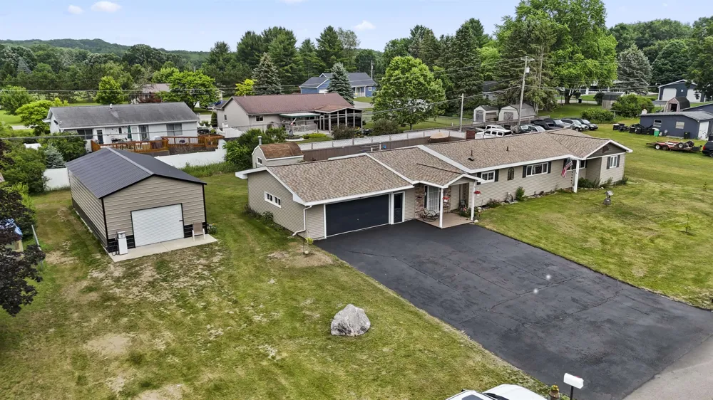 18116 205th Avenue Green Charter Township, MI 49307