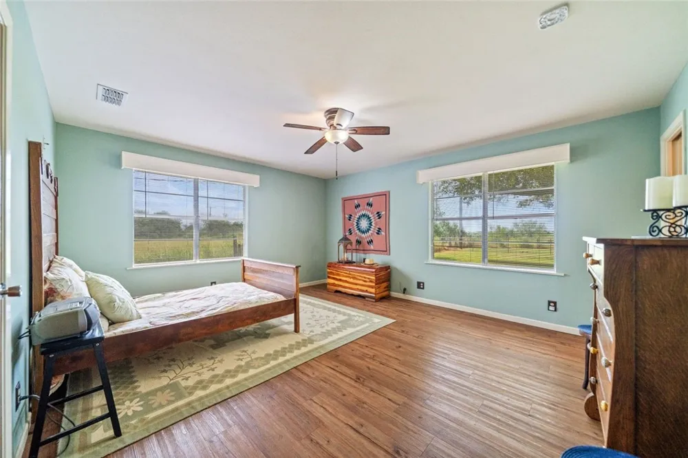 639 SW 10th St Premont, TX 78375