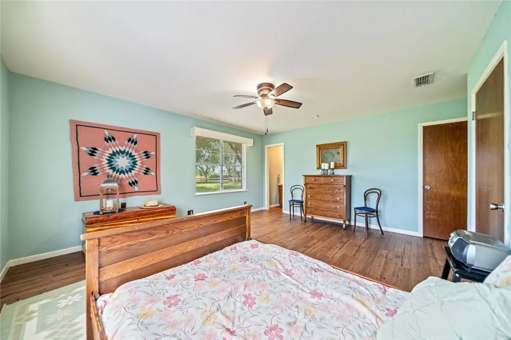 639 SW 10th St Premont, TX 78375