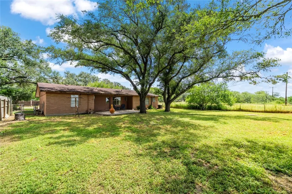 639 SW 10th St Premont, TX 78375