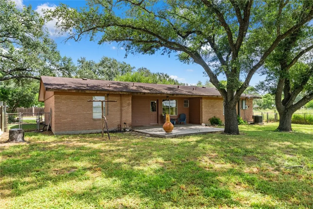 639 SW 10th St Premont, TX 78375